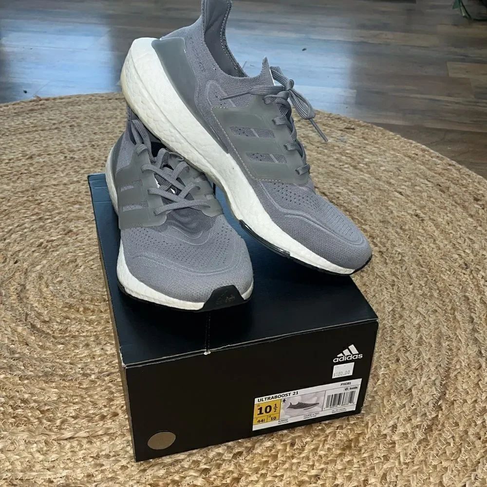 Adidas Ultraboost 21 Size 10.5 - Picture 2 of 8